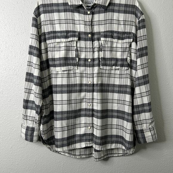 American Eagle Plaid Flannel Shirt Women’s Small Cream Oversized Snap Button - Picture 4 of 12